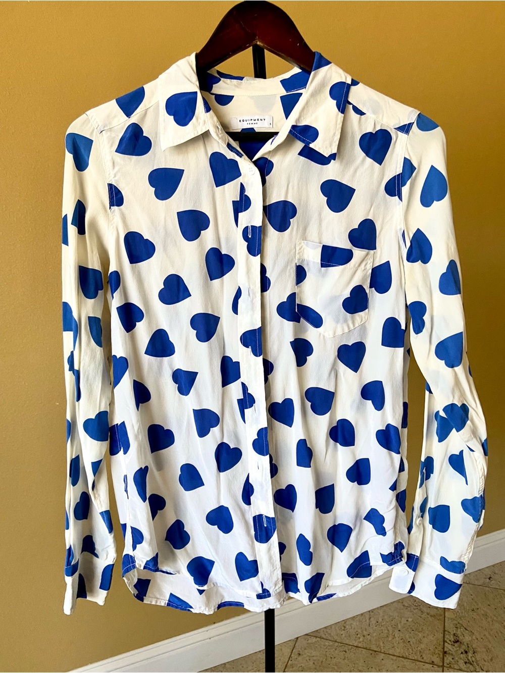 Equipment Femme Silk White Blouse with Bold Blue Heart Print Size S